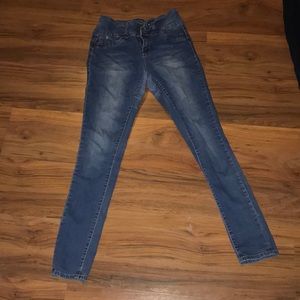 3 buttons jeans Size 7